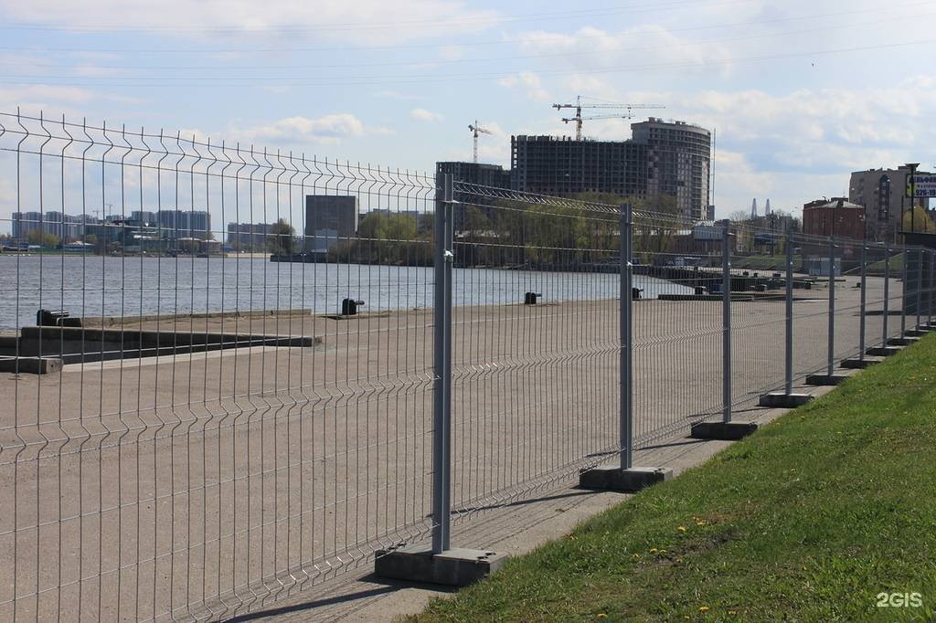 Заборы для производственных территорий. Текстура забора альфа. Ограждения периметральные комплектные. Периметральное ограждение образовательных учреждений. Секция заграждения "махаон-стандарт".