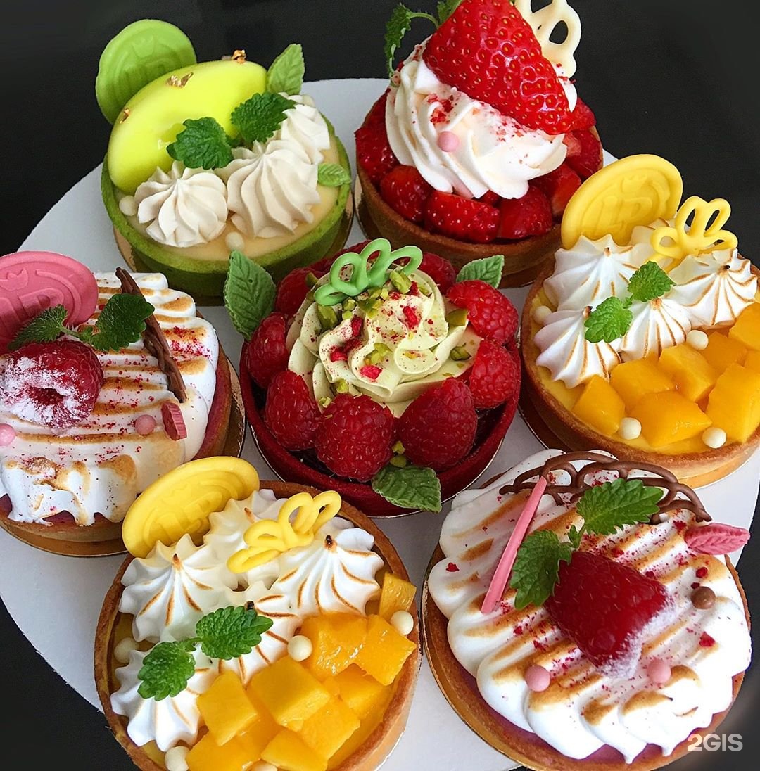 Маленький принц таганрог. Маленький принц антуан де сент-экзюпери книга. Сад маленький принц таганрог. Антуан де сент-экзюпери маленький принц. Статуэтка маленький принц.