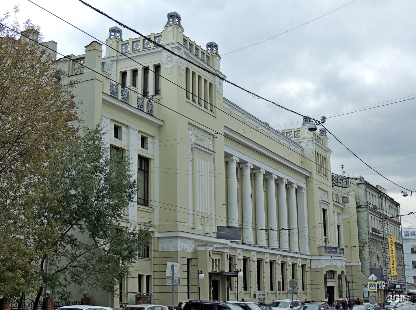 Театральная улица москва