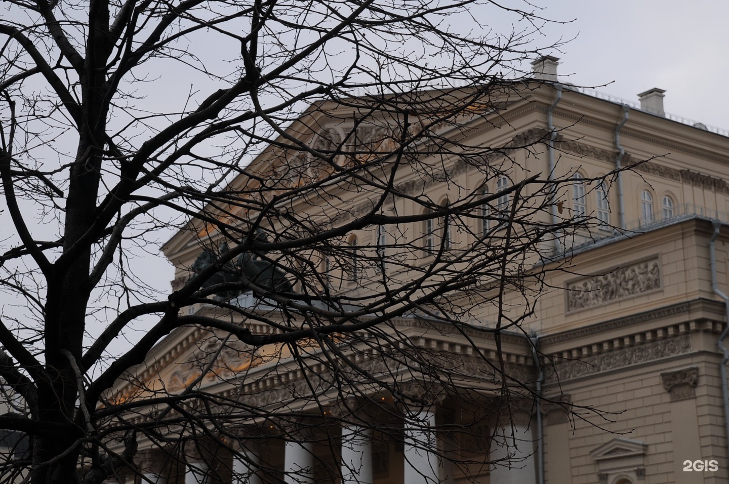 Театр москва февраль. Театральная площадь 1 москва. Театр москва февраль. Театр москва февраль. Москва, театральный проезд, д.