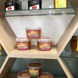 Фото от владельца Honey Bee, сеть магазинов продуктов пчеловодства