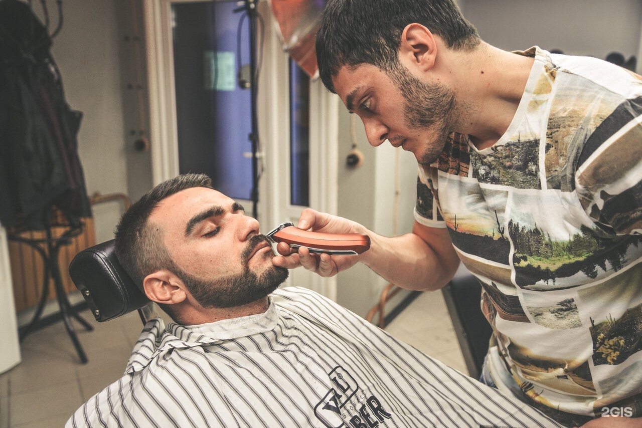 Куплинов бреет бороды barbershop simulator