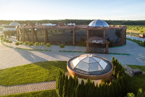 Солнечный: Отель Ветряков