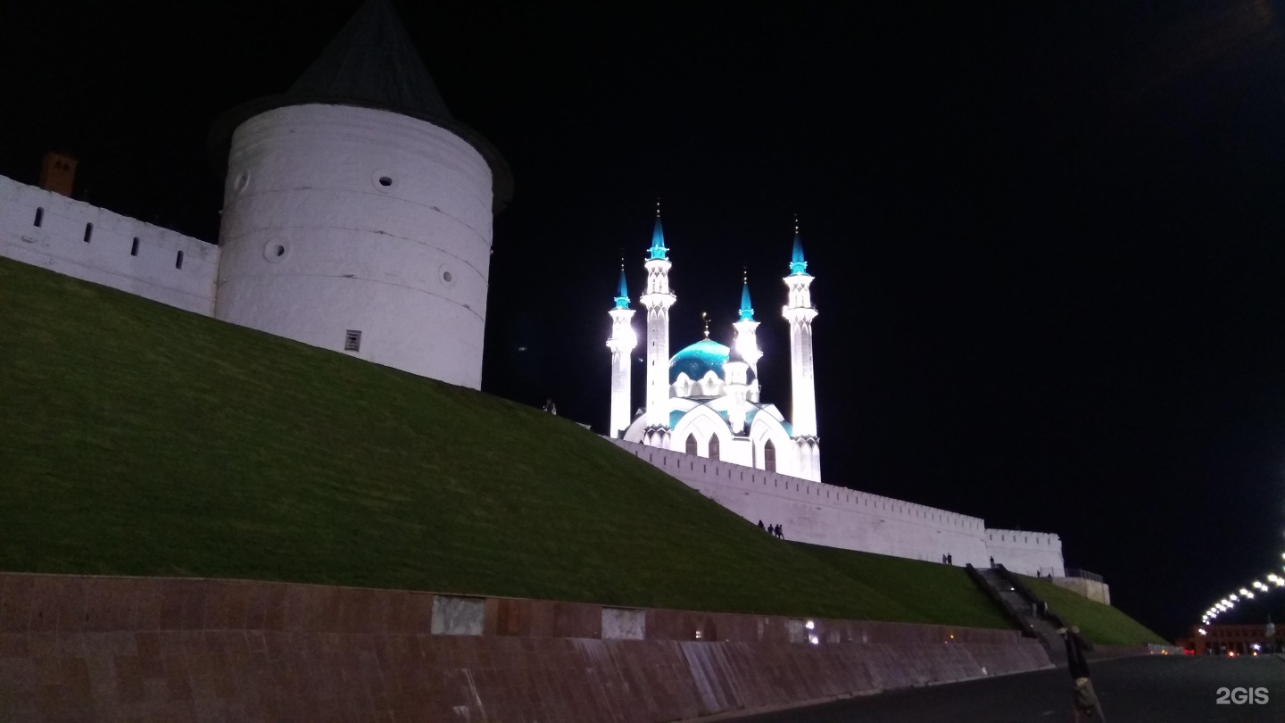 Кремлевская 13. Мечеть в Казани в Кремле.