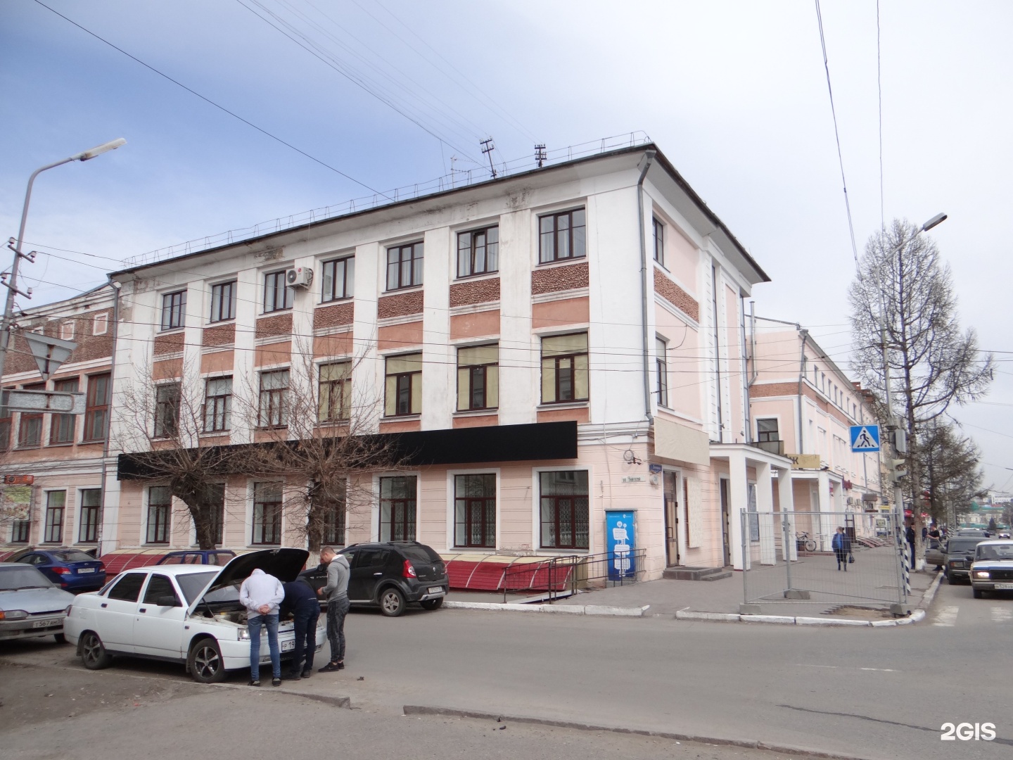 Омский авиационный колледж им н е жуковского. Омский авиационный колледж Жуковского. Ленина 24 Омск. Жуковский авиационный техникум фото. Омский авиационный колледж имени н.е Жуковского фото.