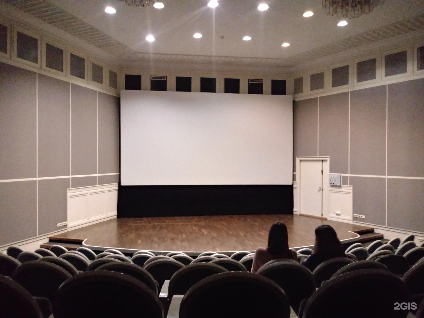 Angleterre Cinema Lounge, Санкт-Петербург. Кинотеатр Англетер СПБ. Кинотеатр в Англетере. Кинотеатр Заневский Санкт-Петербург.