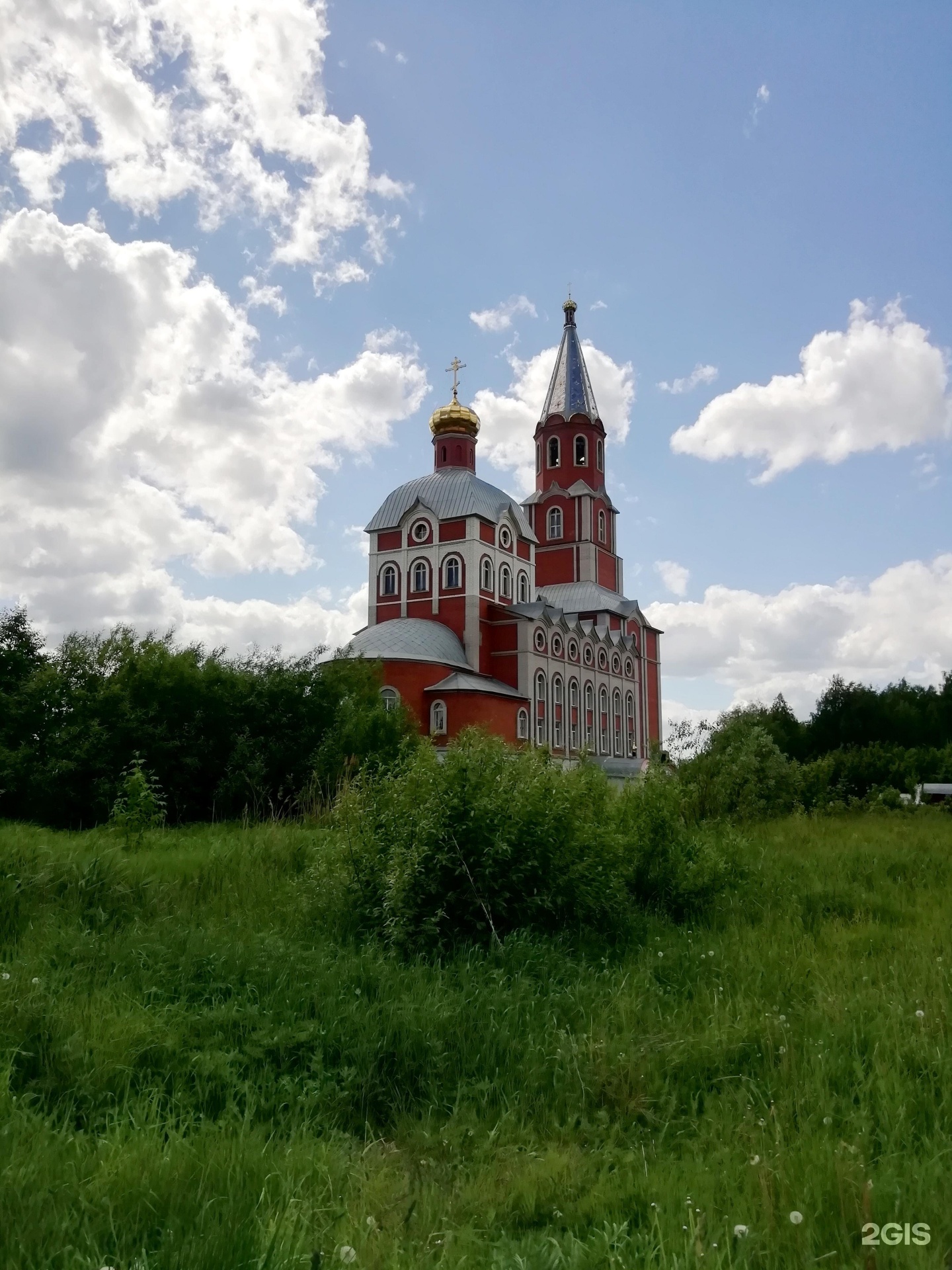 Храм екатерины краснокамск. Храм Святой великомученицы Екатерины Краснокамск. Храм Святой великомученицы Екатерины Луга.