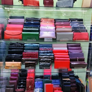 Фото от владельца Кофръ, сеть магазинов сумок, кожгалантереи и париков