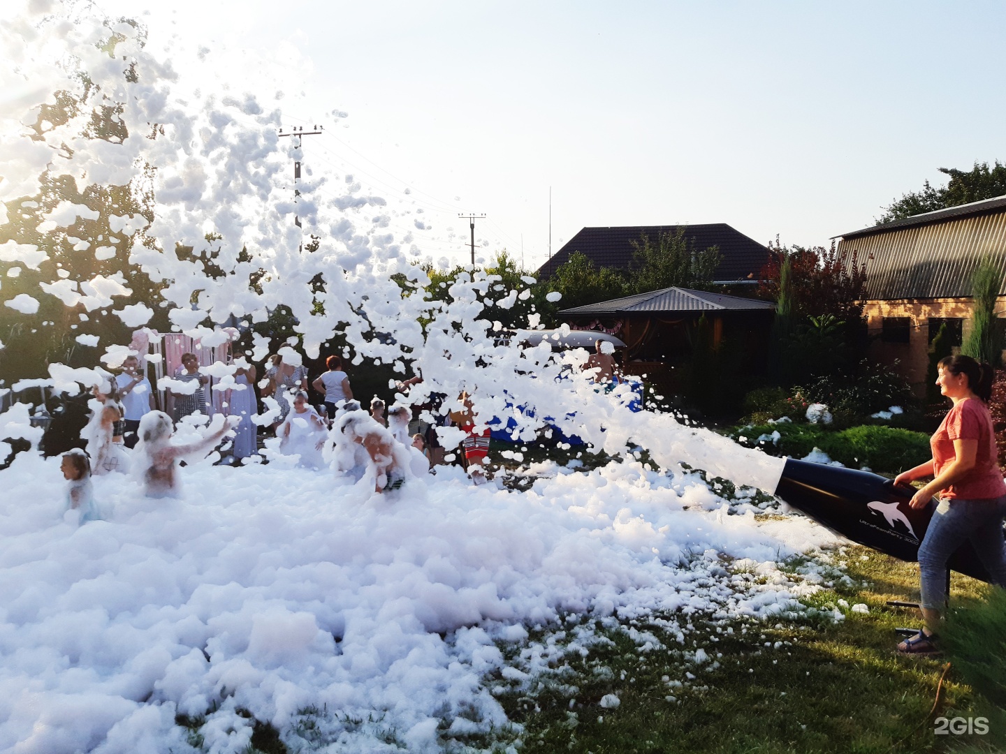 Пенная дискотека для детей. Пенное шоу для детей. Пенная вечеринка в бассейне. Как сделать пенную вечеринку на даче. Пенная вечеринка для детей.