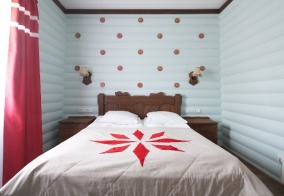 Глэмпинг ЮРЬЕВСКОЕ ПОДВОРЬЕ country club в Новгородской области