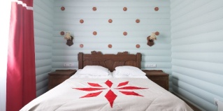 Великий Новгород: Глэмпинг ЮРЬЕВСКОЕ ПОДВОРЬЕ country club