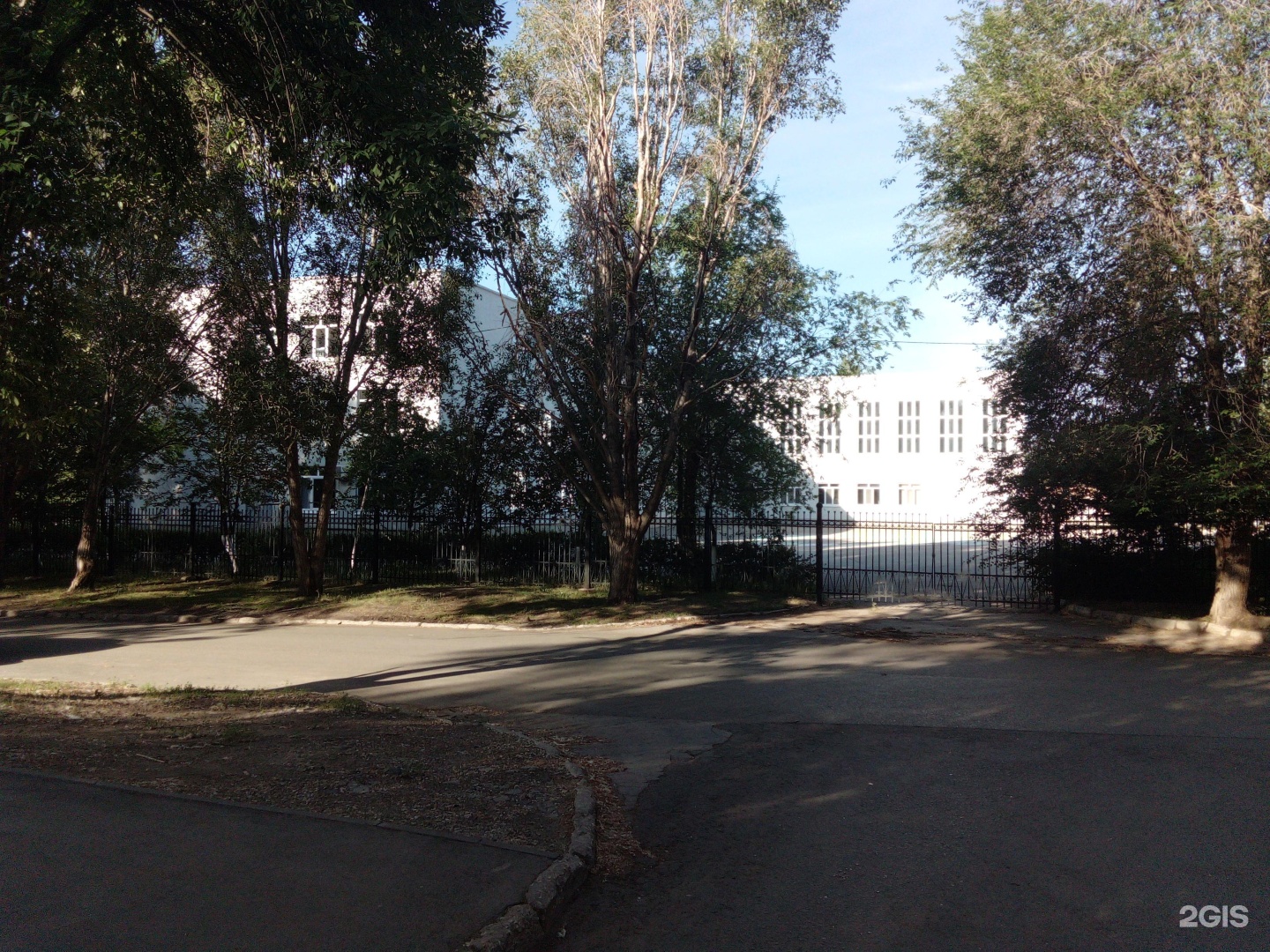 Гимназия 2 керчь. Гимназия 1 базовая школа ран. Гимназия 11 самара. Школа гимназия 1. Гимназия 3 самара.