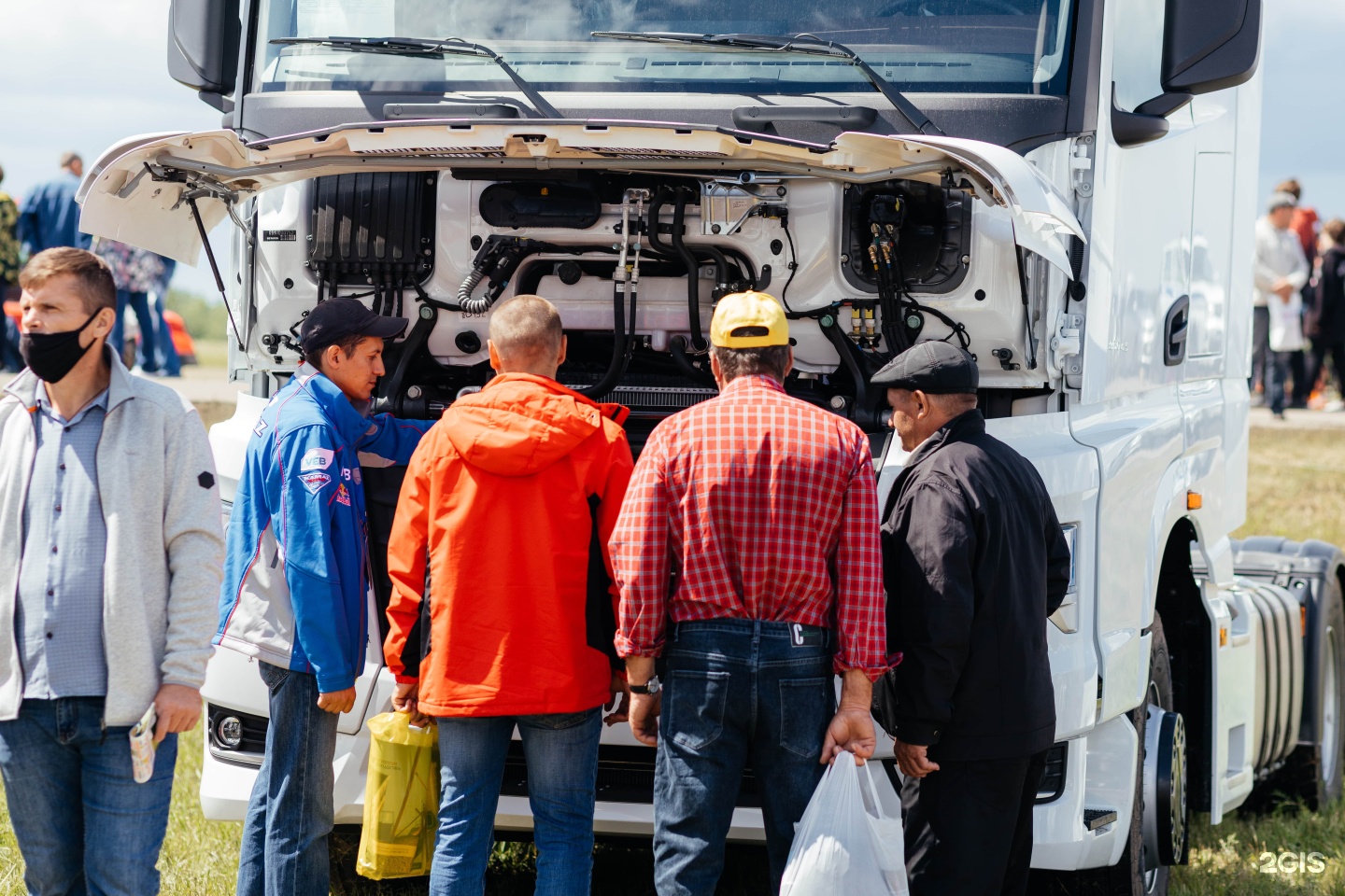 Id kamaz barnaul. Автоцентр КАМАЗ Барнаул. КАМАЗ Барнаул. Саратовский Автоцентр КАМАЗ. Барнаульский Автоцентр КАМАЗ Барнаул фото.