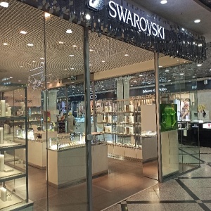 Фото от владельца Swarovski, бутик сувениров и бижутерии