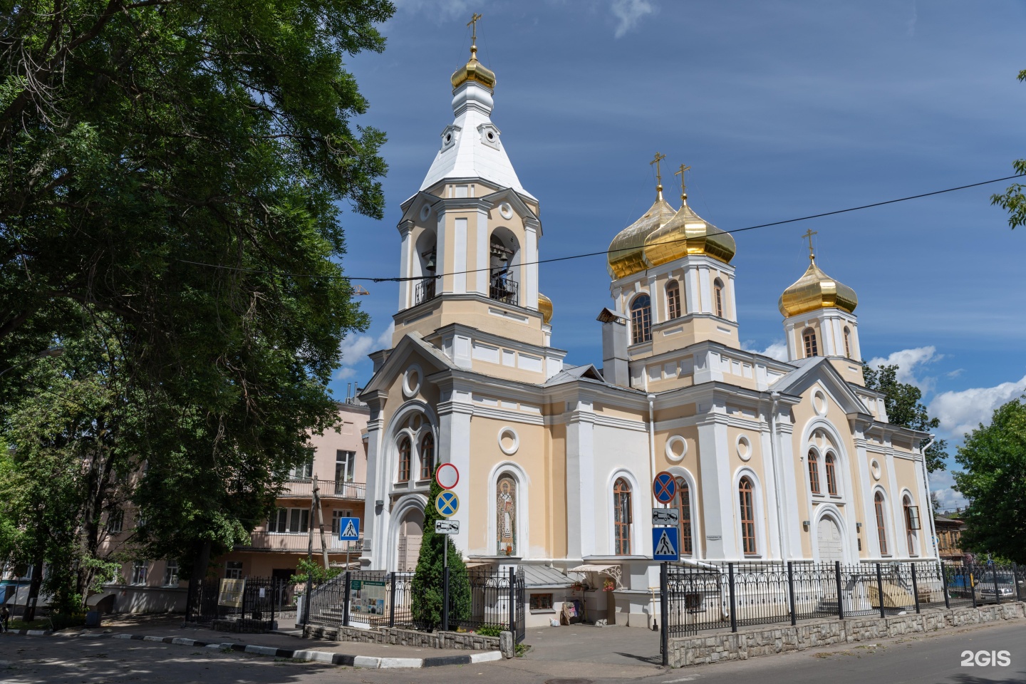 Храм святителей московских нижний