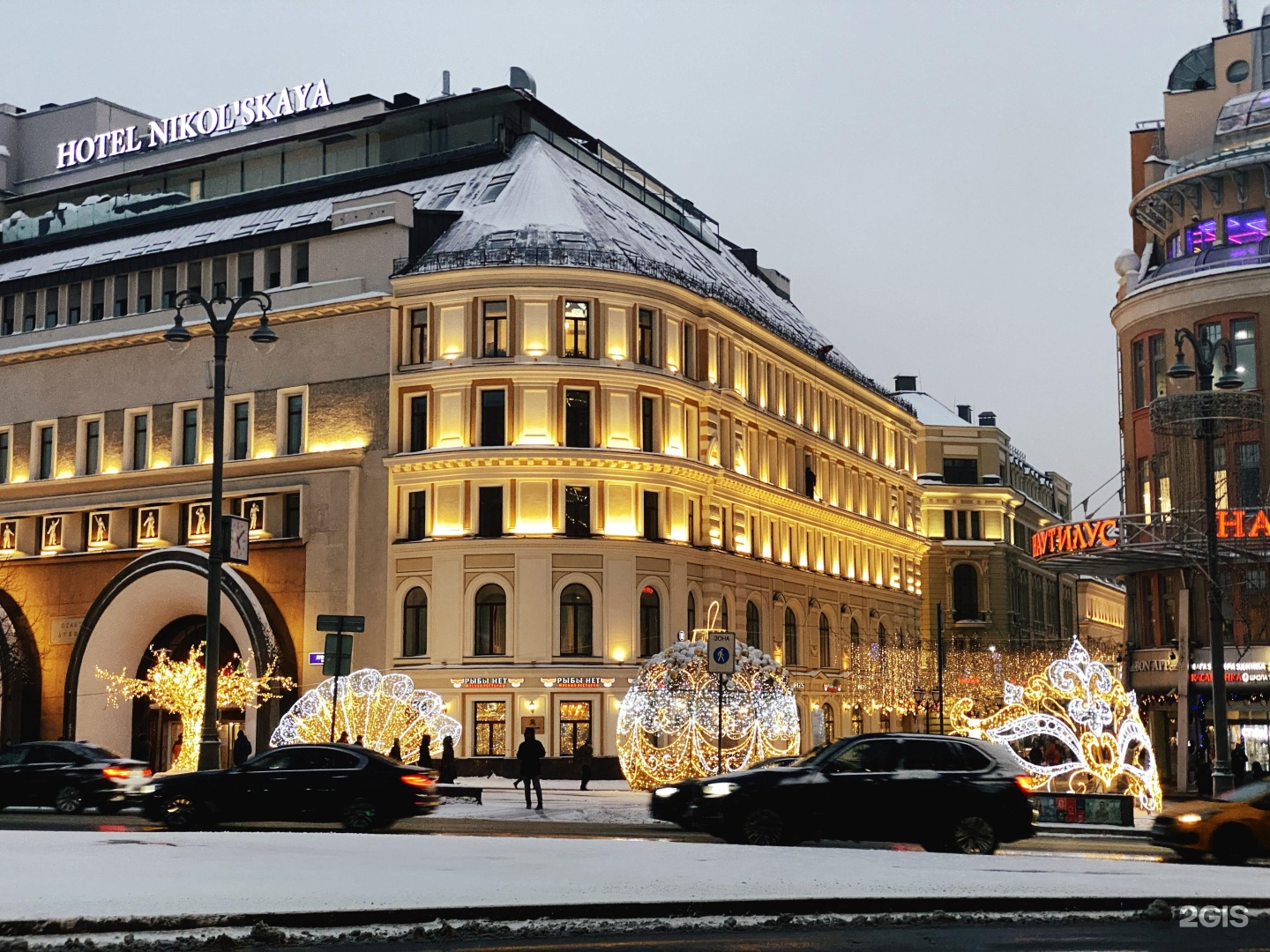 Отель st regis москва. Никольская 12 отель St.Regis. St Regis Moscow Nikolskaya. Отель Никольская Москва. Никольская 12 Москва.