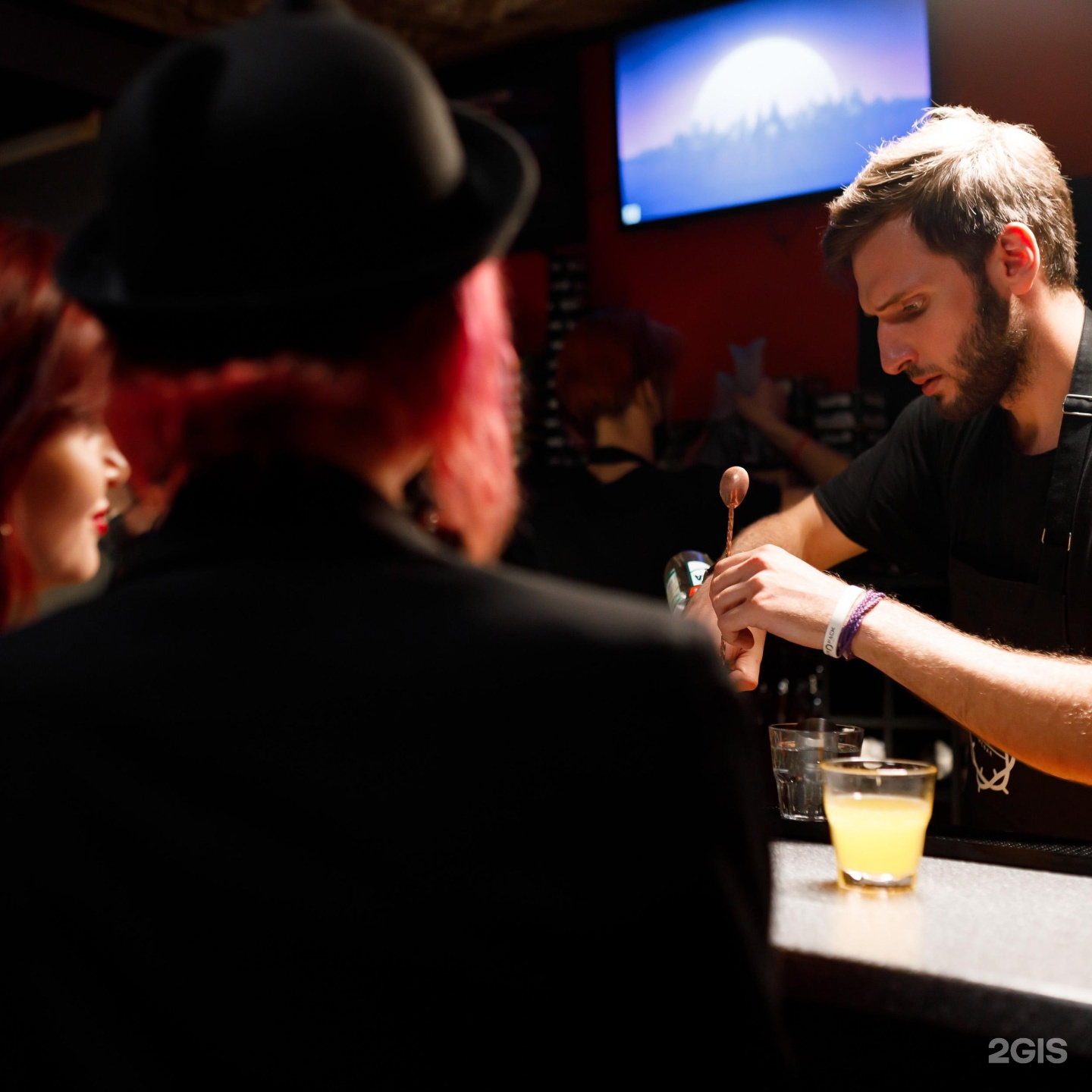 Stand of the bar. Ползком по барам Санкт-Петербург. WTF time Bar. WTF time Bar миксы. Питер большой бар отзывы.