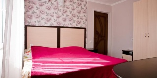 Лоо: Гостевой дом Галина