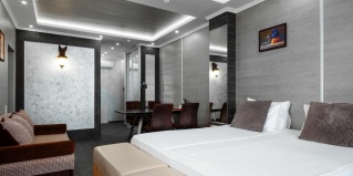 Сириус: Отель Риффос