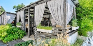 Ольгинка: Гостевой дом Век