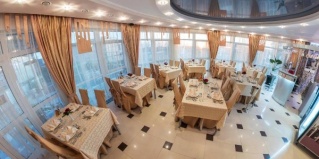 Лоо: Отель Family resort hotel Miloo