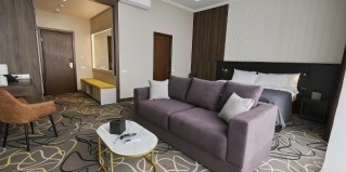 Владивосток: Отель R