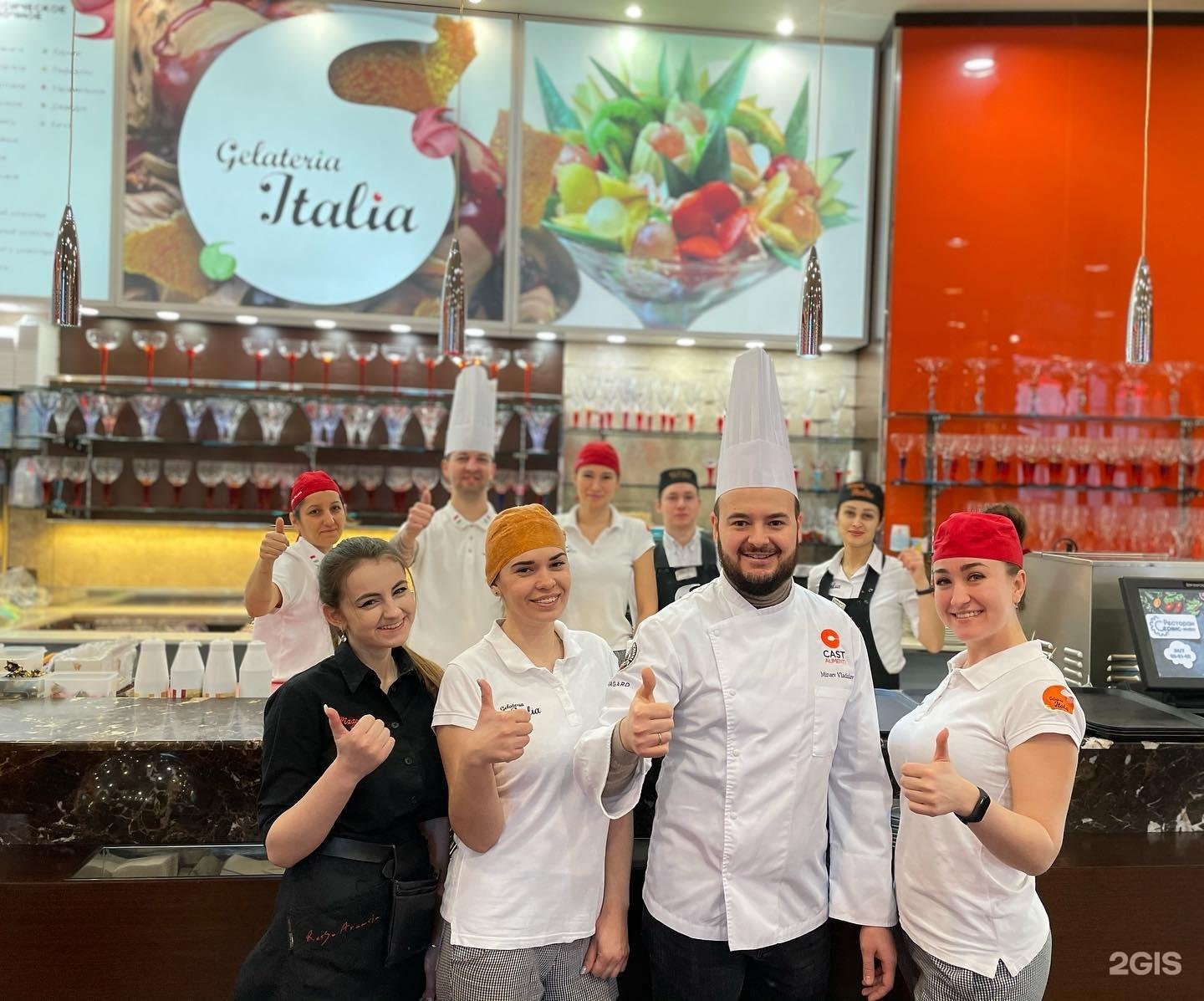 Джелатерия калининград. Gelateria italiana Калининград. Джелатерия Калининград хозяин. Желатерия Итальяна Калининград.