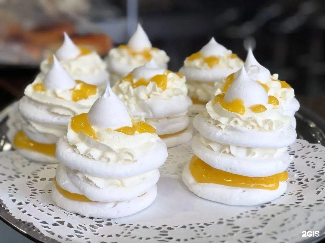 Lemon Meringue Supreme Cake HD