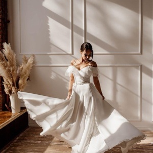 Фото от владельца Платье на счастье, салон свадебной и вечерней моды