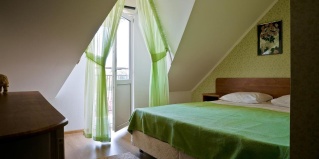 Лоо: Гостевой дом Галина