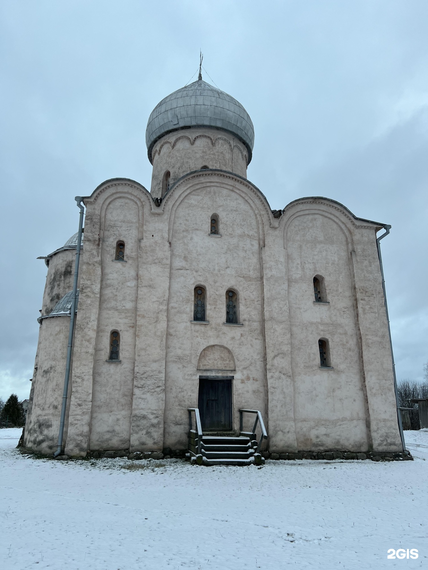 Новгород спас нередица. Церковь Спаса Преображения на Нередице. Спаса на Нередице. Спас на Нередице Церковь близ Новгорода. Спас на Нередице 2 мировая.