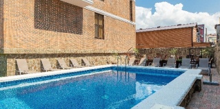 Анапа: Коттедж Brown hotel
