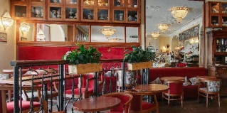 Санкт-Петербург: Отель Октябрьская