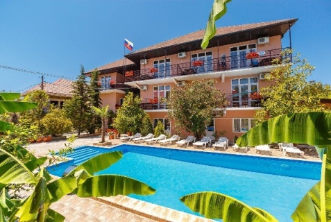 Сочи: Коттедж У Елены