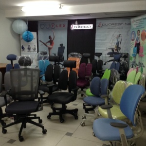 Фото от владельца Правильно-сиди, оптово-розничная компания по продаже растущей мебели, парт и стульев