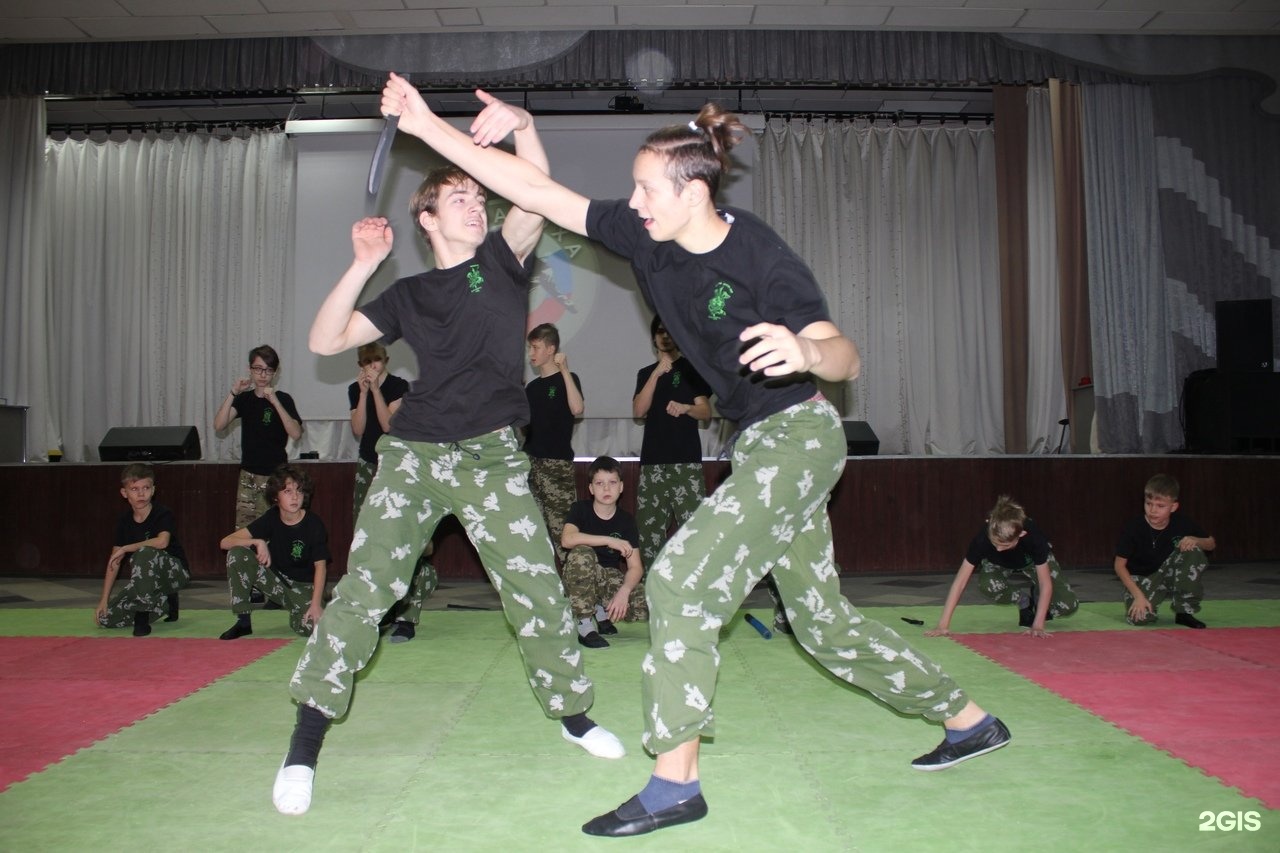 Спортзал рукопашный. Фото семилетней девочки рукопашка в спортзале.