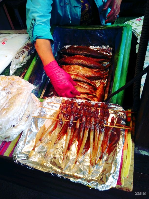 Рыбный рынок листвянка. Рыбный рынок слюдянка. Рынок листвянка иркутск. Рыбный рынок листвянка байкал. Рынок листвянка иркутск.