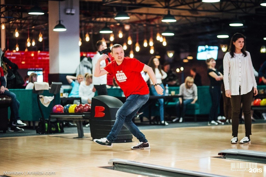 Бруклин тюмень. Боулинг Brooklyn Bowl Тюмень. Бруклин Боул, Тюмень, Сити Молл. Бруклин Боул Тюмень остров. Боулинг Тюмень Сити Молл.