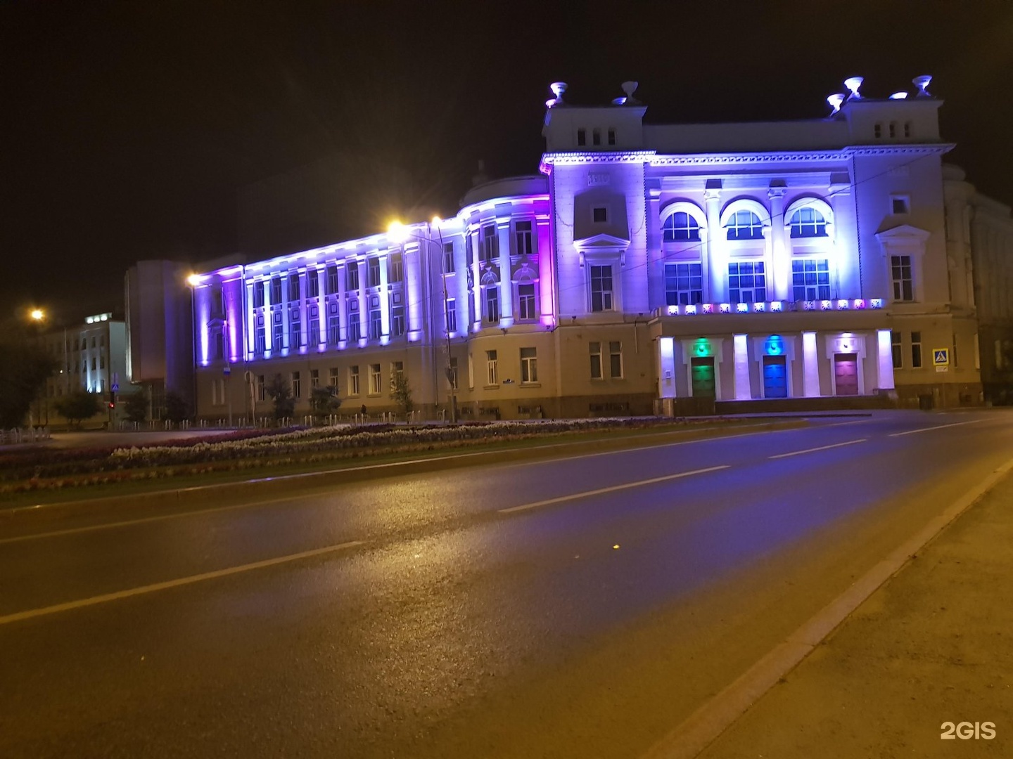 Академия тюмень. Индустриальный университет Тюмень Луначарского. ТИУ Тюмень Луначарского 2. Луначарского 2 Тюмень. Строительная Академия Тюмень.