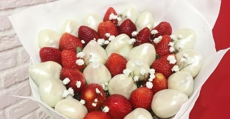 Букет из клубники реальные фото дома от первого лица. Berry mood hm. Berry mood тюмень. Berry mood. Berry mood тюмень.