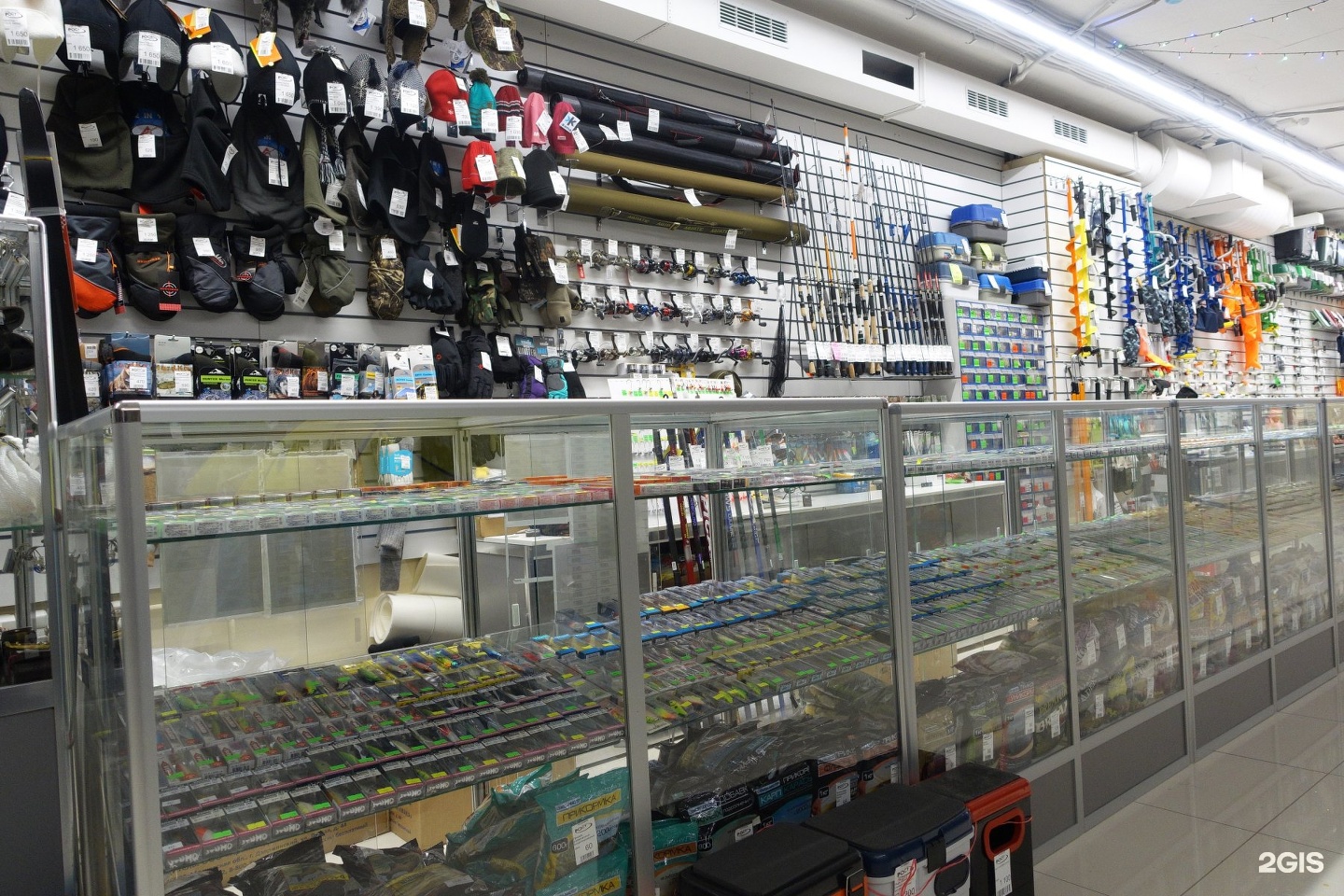 Магазин для рыбалки. Рыбацкий магазин ростов на дону. Магазин рыбалки ростов. Магазин рыбалки ростов. Магазин охота и рыбалка.
