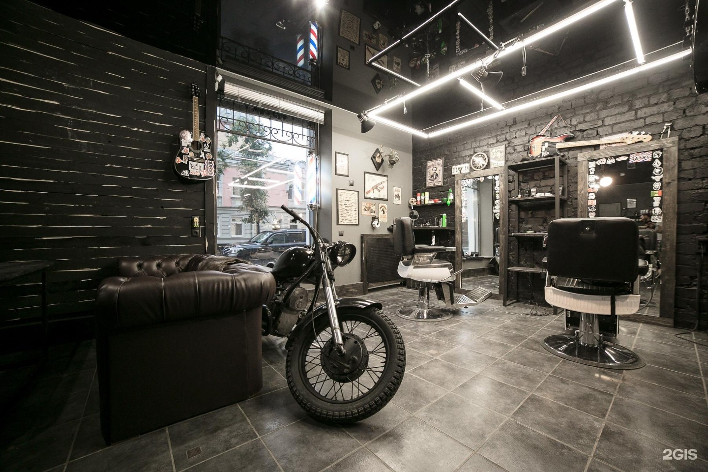 Барбершоп нижний новгород. Барбершоп Нижний Новгород небо. Gang Barbershop Нижний Новгород. Барбершоп с мотоциклами.