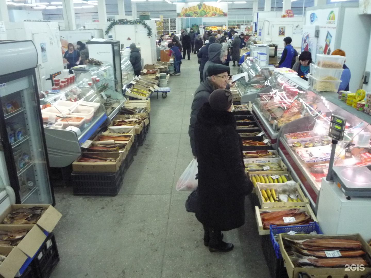 Рынок куйбышева. Рыбный рынок на Волгоградской Омск. Оптовый рынок Омск. Оптовая база Омск. Рыбий рынок в Омске.