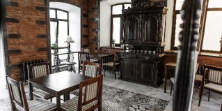 Омск: Отель Brick Walls Hotel