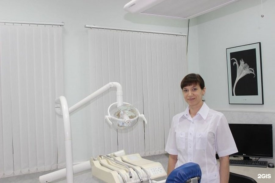 Стоматология рябинкина кольчугино. Стоматология эстет луганск. Эстет кольчугино. Стоматолог. Эстет тольятти стоматология полякова 26.