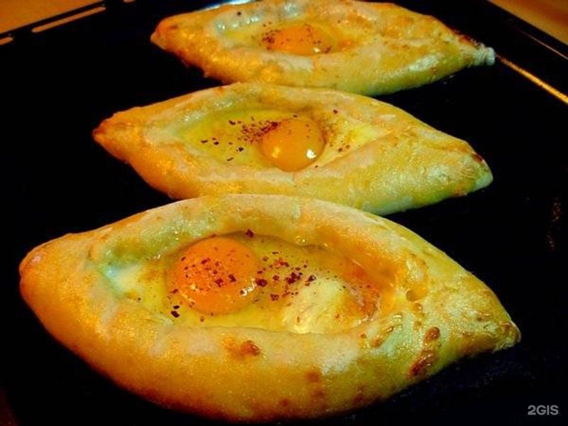 Тесто лодочкой с сыром и яйцом