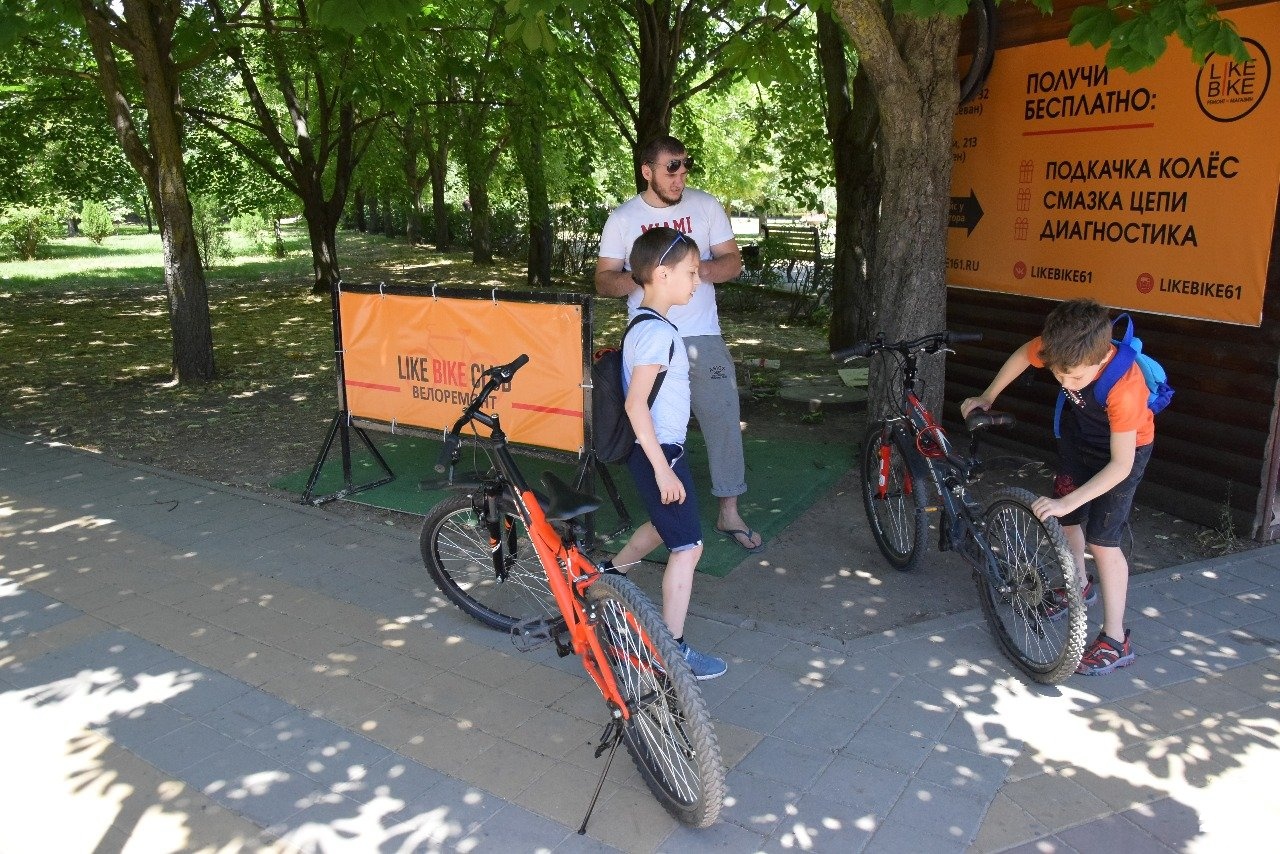 Like bike. Лайк байк. Лайк байк в Хабаровске. Велопрокат Копейск парк Химик. Магазин велосипедов в Ростове на стачках.