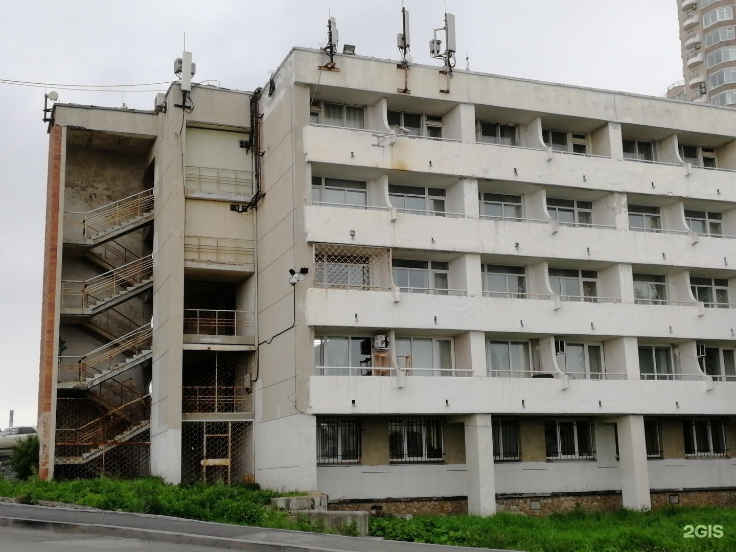 Набережная 9 владивосток. Амурский залив гостиница. Амурский залив Владивосток. ЖК залив Владивосток.