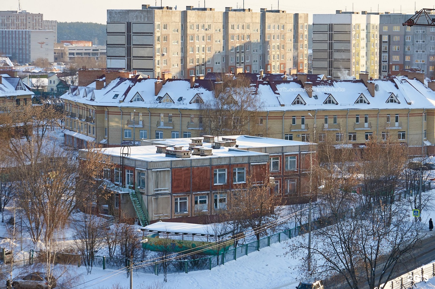 Школа 27 ярославль. Улица Космонавтов 27 Ярославль. Космонавтов 6 Ярославль фото дома.