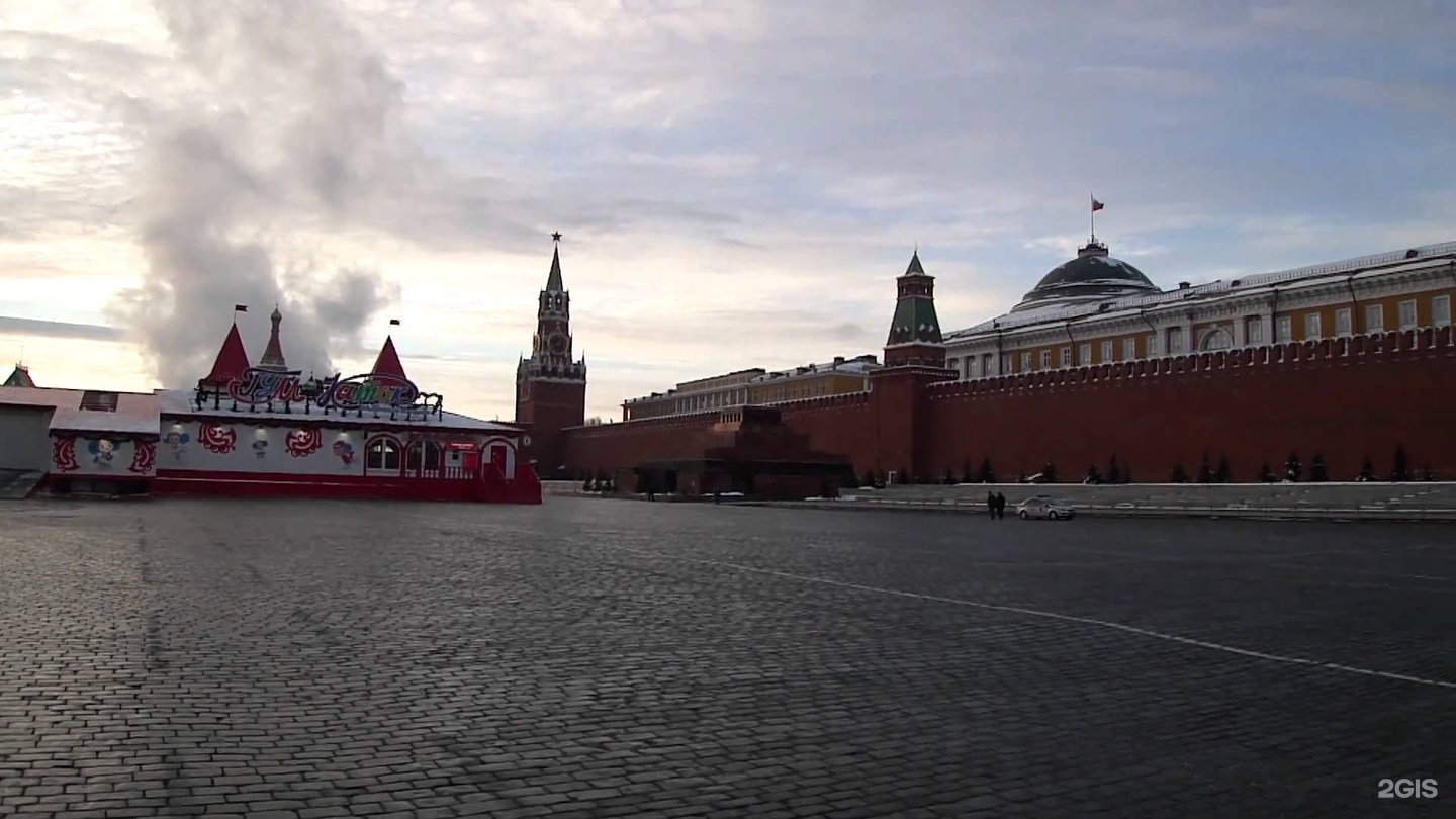 Адрес кремля в москве. Красная площадь исторический музей ГУМ панорама. Панорама Московского Кремля с красной площади. Красная площадь Москва Кремль 1765. Кремль в Москве панорама площади.